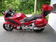 YAMAHA FJR occasion en vente dans la région Poitou-Charentes (79) à 3500 euro photo de YAMAHA FJR 1300 occasion de couleur rouge en vente à Niort