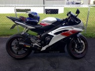 YAMAHA YZF R6 occasion en vente dans la région Pays De La Loire (53) à 3000 euro photo de YAMAHA YZF R6 600 occasion de couleur blanc en vente à Chateau Gontier
