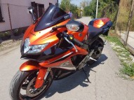 SUZUKI GSXR occasion en vente dans la région Provence-Alpes-Cote D'Azur (04) à 3000 euro photo de SUZUKI GSXR 600 occasion de couleur rose en vente à Barcelonnette