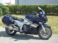 YAMAHA FJR occasion en vente dans la région Provence-Alpes-Cote D'Azur (84) à 3000 euro photo de YAMAHA FJR 1300 occasion de couleur bleu en vente à Avignon