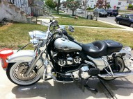 HARLEY DAVIDSON ROAD KING CLASSIC occasion en vente dans la région Languedoc-Roussillon (30) à 6000 euro photo de HARLEY DAVIDSON ROAD KING CLASSIC 10 occasion de couleur vert en vente à Mus