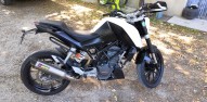 KTM DUKE occasion en vente dans la région Provence-Alpes-Cote D'Azur (13) à 2800 euro photo de KTM DUKE 125 occasion de couleur blanc en vente à Marseille 09