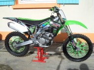 KAWASAKI KXF occasion en vente dans la région Midi-Pyrenees (65) à 3200 euro photo de KAWASAKI KXF 250 occasion de couleur vert en vente à Tarbes