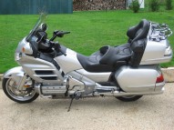 HONDA GL GOLDWING 1800 occasion en vente dans la région Ile De France (95) à 13600 euro photo de HONDA GL GOLDWING 1800 1800 occasion de couleur argent en vente à Osny