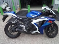 SUZUKI GSXR occasion en vente dans la région Centre (45) à 4299 euro photo de SUZUKI GSXR 750 occasion de couleur en vente à Meung Sur Loire
