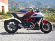 DUCATI DIAVEL occasion en vente dans la région Provence-Alpes-Cote D'Azur (05) à 13000 euro photo de DUCATI DIAVEL 1198 occasion de couleur Rouge en vente à La Saulce