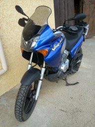 HONDA XL VARADERO occasion en vente dans la région Bourgogne (71) à 1950 euro photo de HONDA XL VARADERO 125 occasion de couleur bleu en vente à Condal