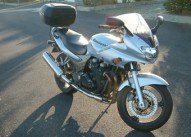 KAWASAKI ZR-7 occasion en vente dans la région Languedoc-Roussillon (34) à 2500 euro photo de KAWASAKI ZR-7 750 occasion de couleur argent en vente à Sete