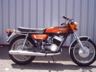 YAMAHA YR5 occasion en vente dans la région Midi-Pyrenees (65) à 3400 euro photo de YAMAHA YR5 350 occasion de couleur orange en vente à Bazet