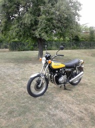 KAWASAKI Z occasion en vente dans la région Rhone-Alpes (69) à 13000 euro photo de KAWASAKI Z 903 occasion de couleur jaune en vente à Lacenas