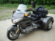 HONDA GL GOLDWING 1800 occasion en vente dans la région Aquitaine (33) à 5000 euro photo de HONDA GL GOLDWING 1800 1800 occasion de couleur gris en vente à Bieujac