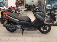 YAMAHA XMAX occasion en vente dans la région (20) à 2800 euro photo de YAMAHA XMAX 125 occasion de couleur gris en vente à Bastia